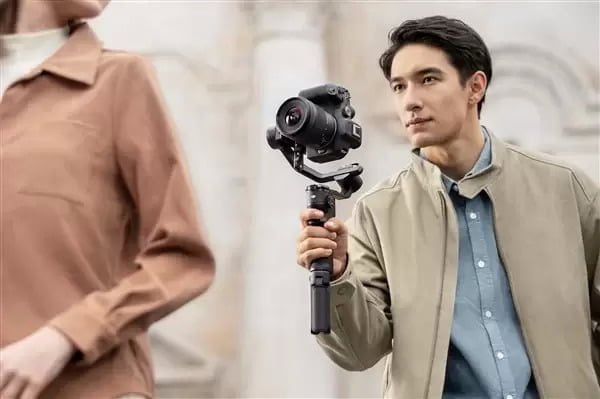 DJI RS 3 Mini, un gimbal ușor și agil pentru camera mirrorless 8 Gimbal DJI RS 3 Mini